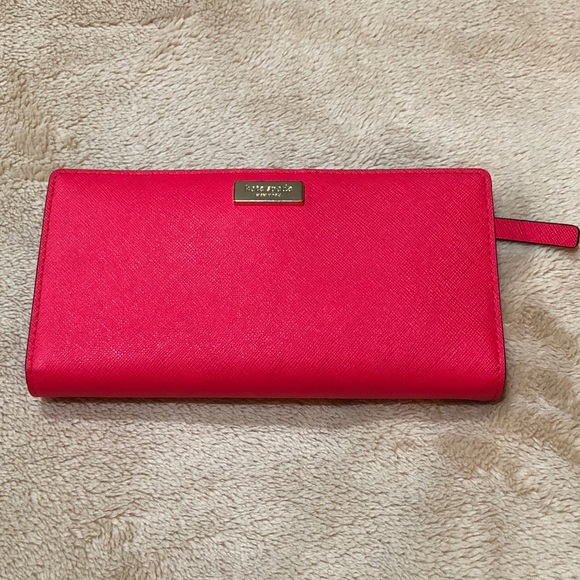 kate spade Handbags - Kate Spade Hot Fuchsia Wallet